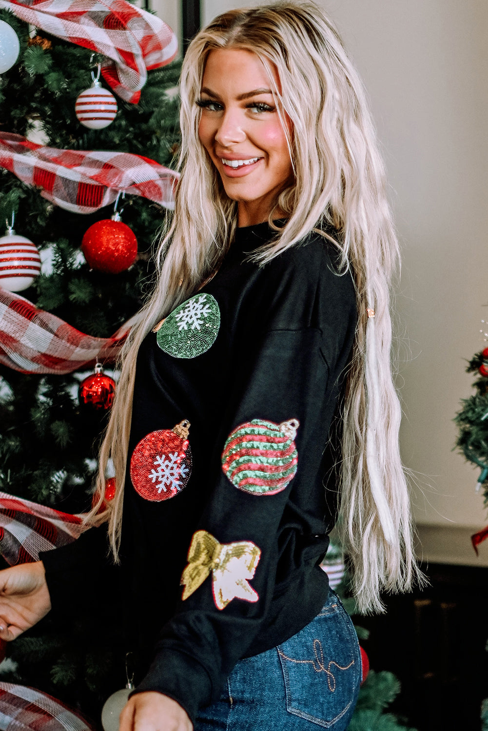 Sequined Christmas Graphic Pullover Sweatshirt