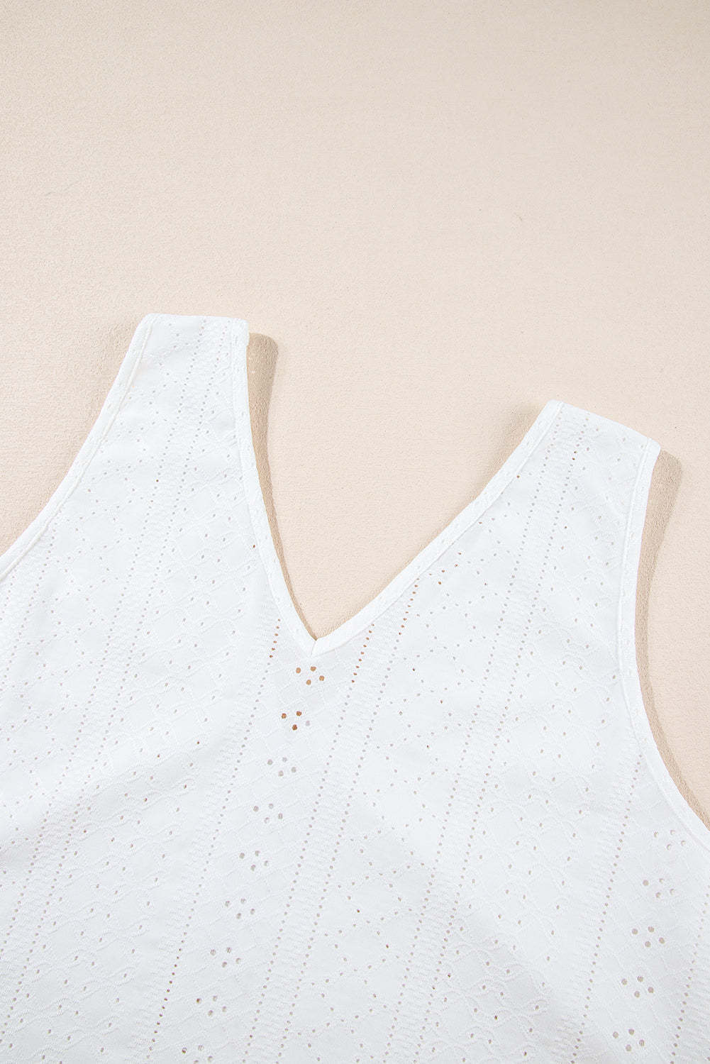 Plus Size Guipure V Neck Eyelet Lace Tank Top