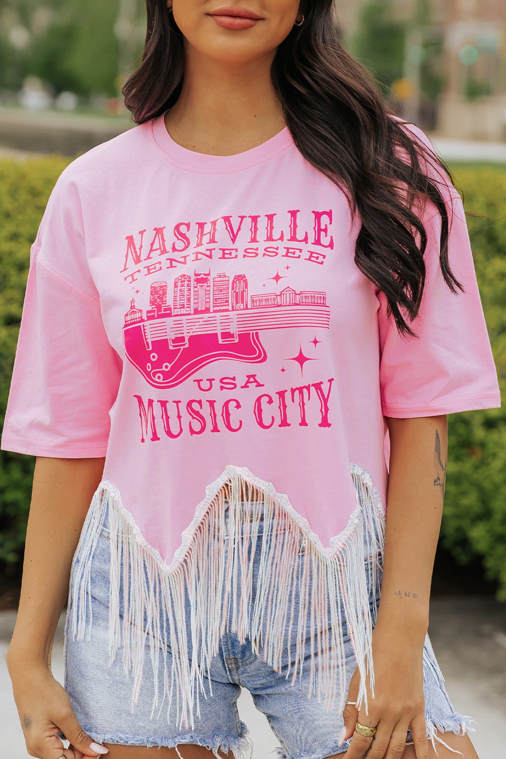 NASHVILE MUSIC CITY Graphic Sequin Fringed Hem Tee