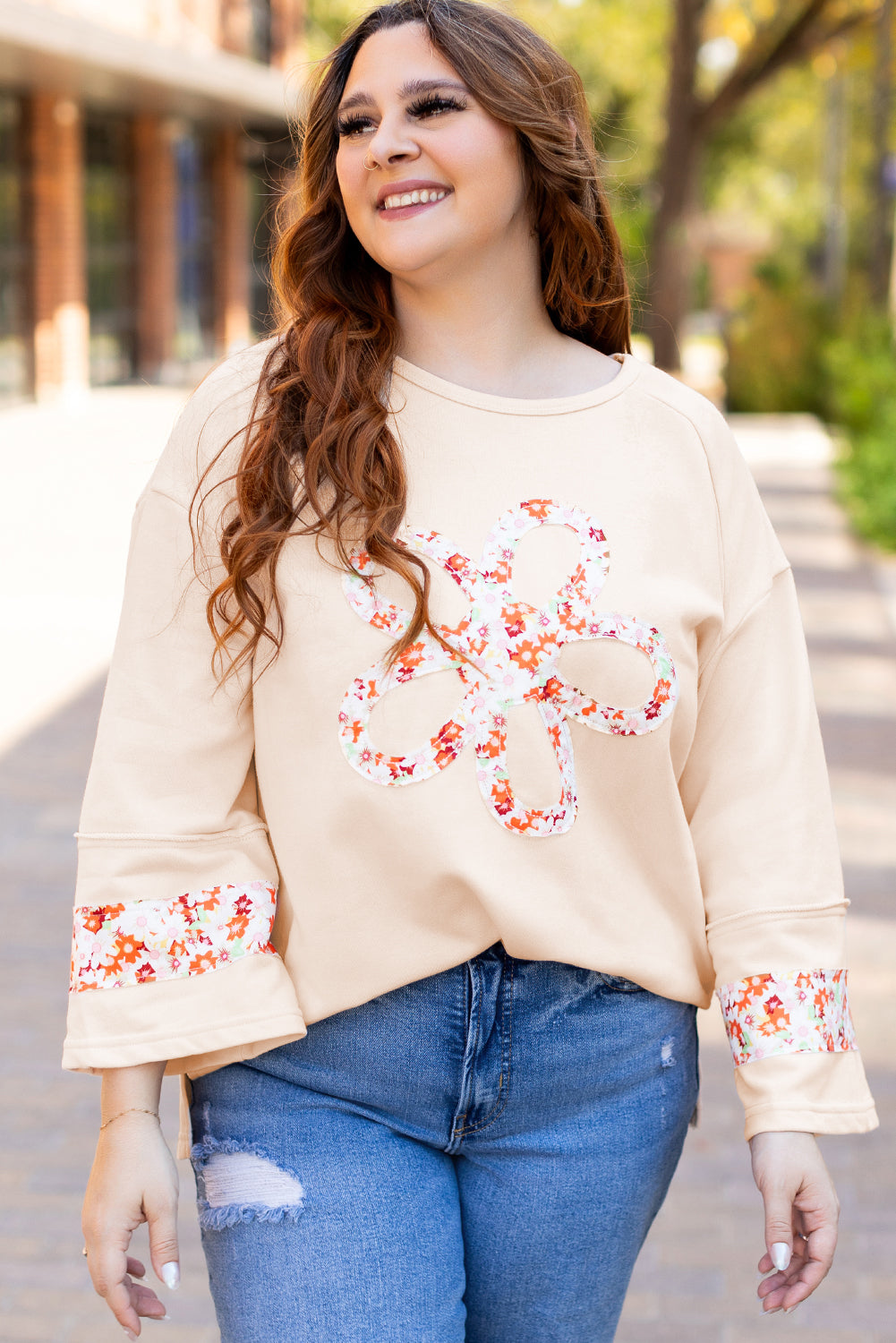 Plus Size Flower Patched Side Slits Crewneck Top