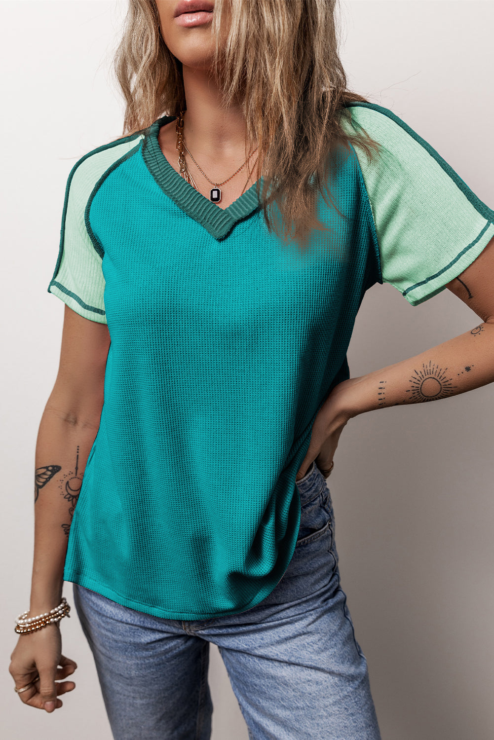 Green Exposed Seam Color Block Knitted V Neck T-shirt